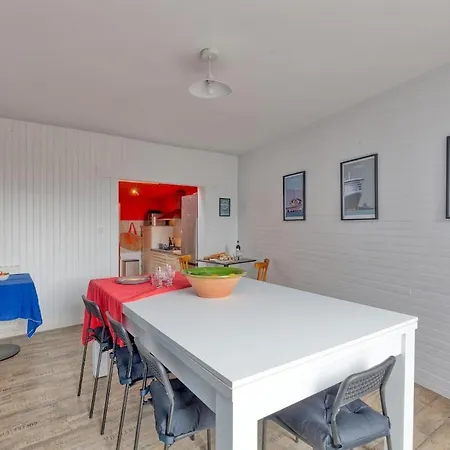 L'Escale Maison Bleue Proche Chantiers Atlantique Holiday home
